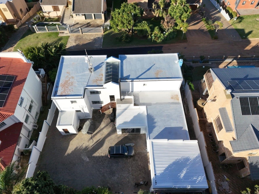 7 Bedroom Property for Sale in Wavecrest Eastern Cape